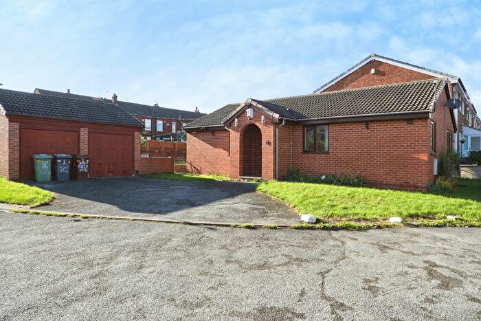3 Bedroom Detached Bungalow For Sale In Highfield View, Leeds, LS12