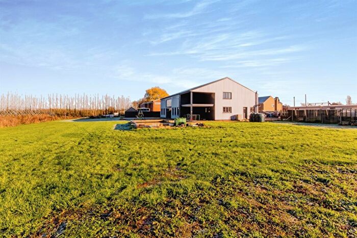 4 Bedroom Barn Conversion For Sale In Smeeth Road, Marshland St. James, Wisbech, PE14