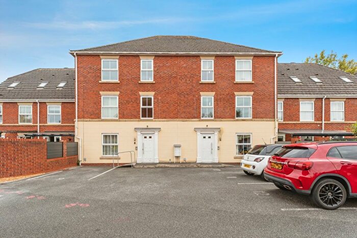 2 Bedroom Flat For Sale In Strawberry Park, Whitby, Ellesmere Port, Cheshire, CH66