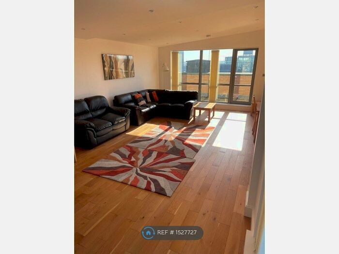 3 Bedroom Flat To Rent In East Street, Leeds, LS9