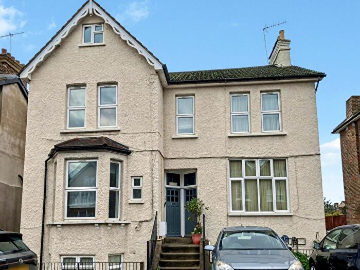 1 Bedroom Flat To Rent In Hermon Hill (), Wanstead, E11