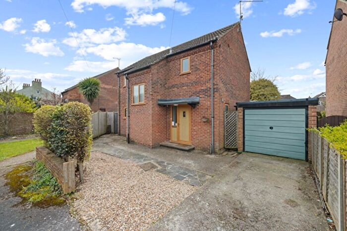 3 Bedroom Detached House For Sale In Goodhew Close, Yapton, Arundel, BN18