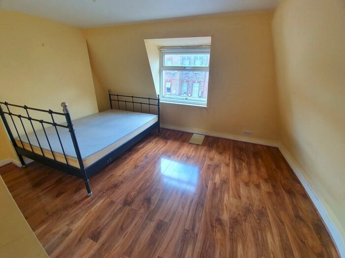 2 Bedroom Flat To Rent In Peckham High Street, SE15