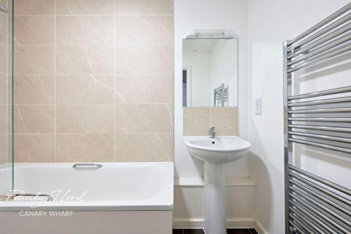1 Bedroom Apartment For Sale In Katie Court, London, E16