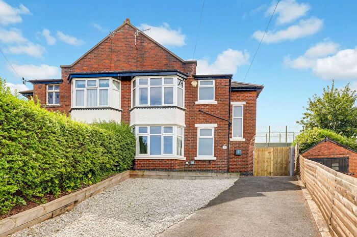 3 Bedroom Semi-Detached House For Sale In Ampthill Rise, Nottingham, NG5
