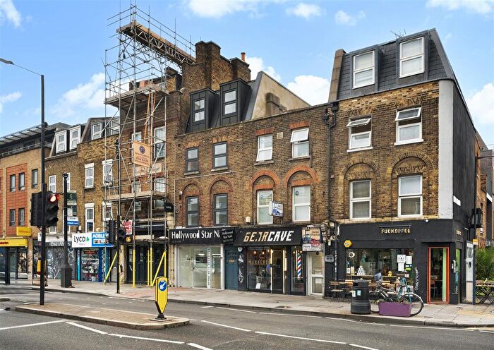 2 Bedroom Flat To Rent In Bethnal Green Road, London, E2