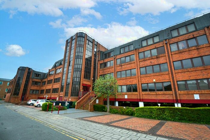 2 Bedroom Flat To Rent In Priestgate, Peterborough, PE1