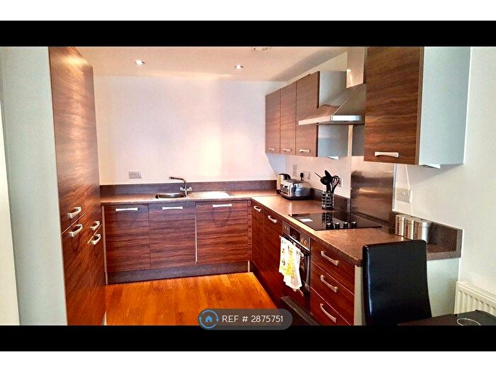 2 Bedroom Flat To Rent In Iconia House, Bromley, BR2