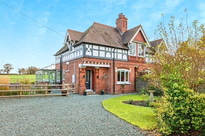 3 Bedroom Semi Detached House For Sale In Beausale Lane, Hatton, Warwick, Warwickshire, CV35