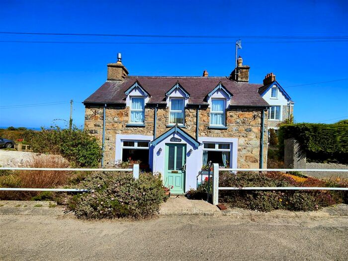 3 Bedroom Detached House For Sale In Fishguard Road, Newport, SA42