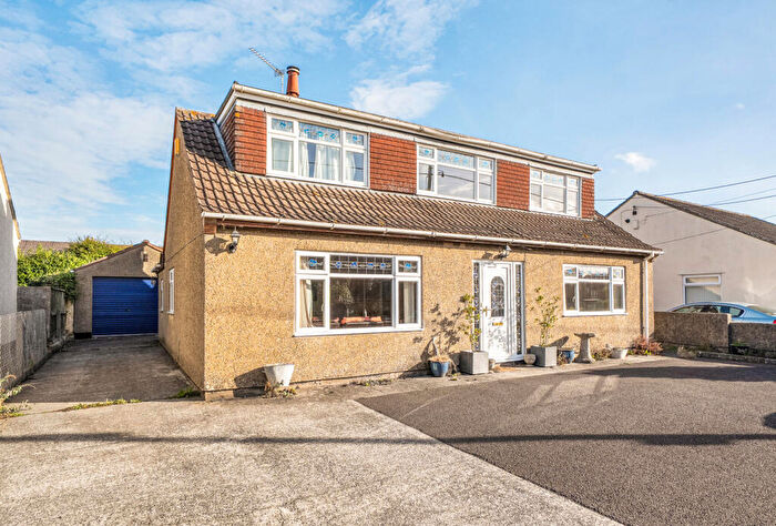 4 Bedroom Bungalow For Sale In Wellow Lane, Peasedown St. John, Bath, Somerset, BA2