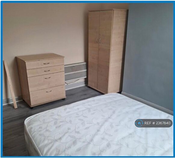 6 Bedroom Semi-Detached House To Rent In Laburnum Rd, Liverpool, L7