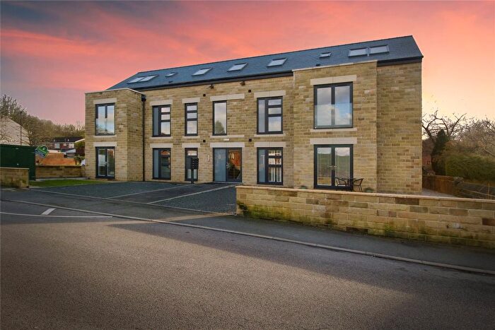 2 Bedroom Flat For Sale In Warren Lane, Chapeltown, Sheffield, South Yorkshire, S35