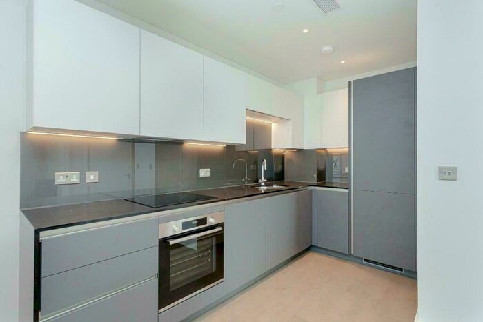 2 Bedroom Apartment To Rent In Gartons Way, London, SW11