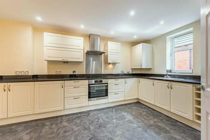 3 Bedroom Flat To Rent In Westonbirt Court, SE15