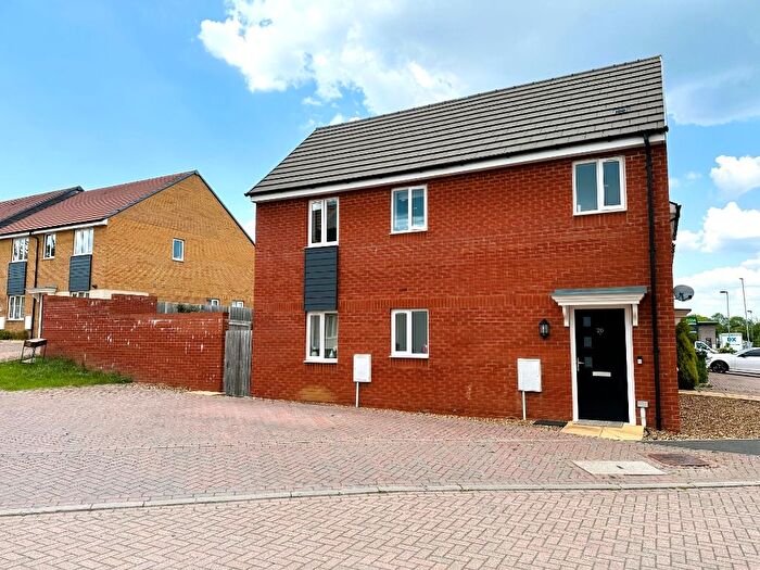 3 Bedroom Semi-Detached House For Sale In Rossetti Close, Wellingborough, NN8