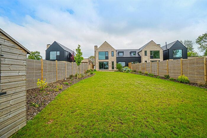 4 Bedroom Semi-detached House For Sale In The Street, Appledore, TN26