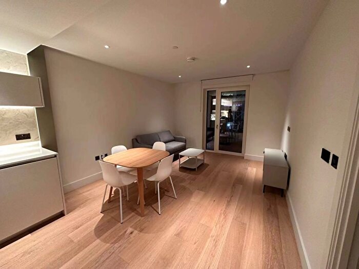 1 Bedroom Flat To Rent In Cassini Apartments, Cascade Way, London, W12
