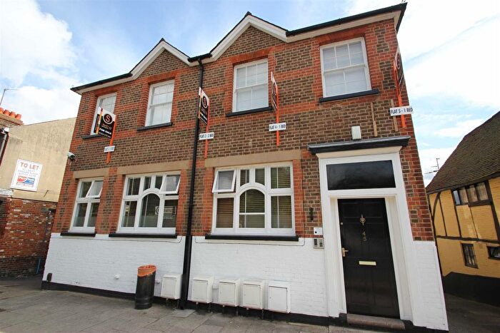 1 Bedroom Flat To Rent In High Street, Kings Langley, WD4