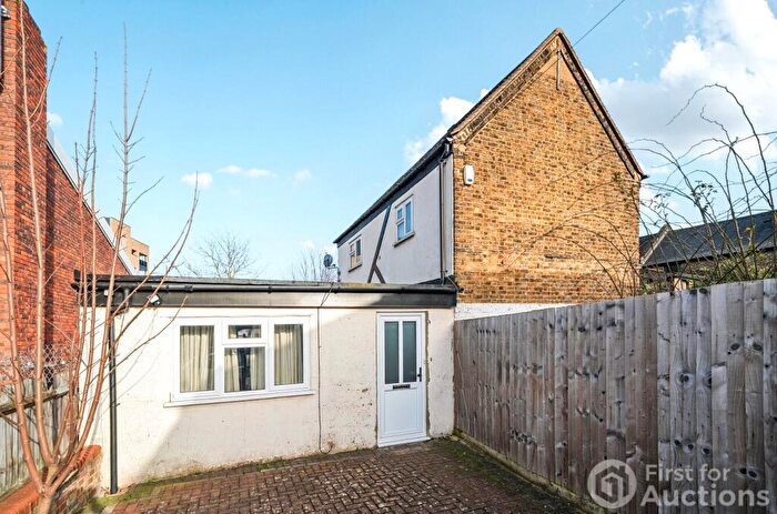 2 Bedroom Detached House For Sale In Kirtley Road, Sydenham, London, SE26