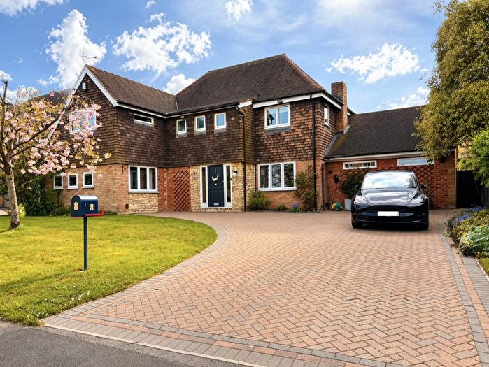 4 Bedroom Detached House For Sale In Mayflower Close, Hartwell, HP17