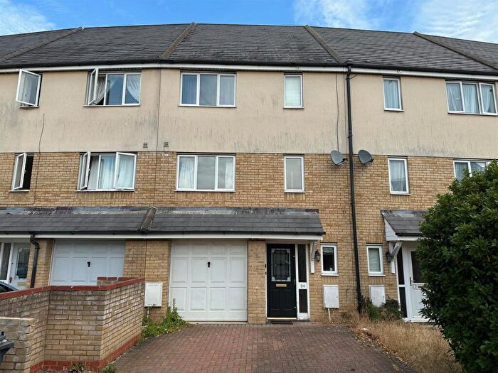 5 Bedroom Town House To Rent In Clement Drive, Sugar Way, Peterborough, PE2