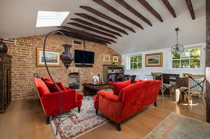 4 Bedroom Flat For Sale In Gloucester Square, Hyde Park, London, W2
