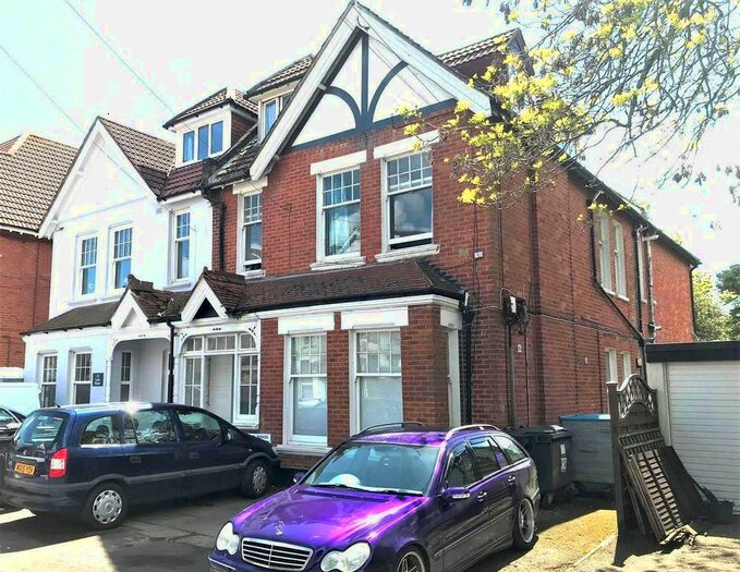 1 Bedroom Flat To Rent In St. Johns Road, Boscombe, Bournemouth, BH5