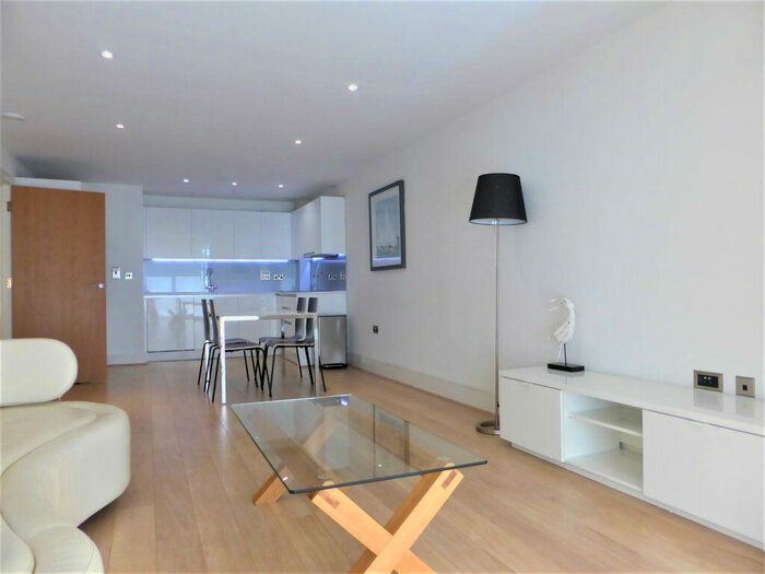 3 Bedroom Flat To Rent In Thomas House -, P16