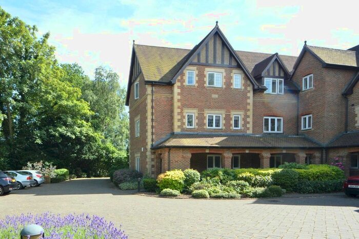 2 Bedroom Flat To Rent In Caenshill House, 5 Chaucer Avenue, Weybridge KT13
