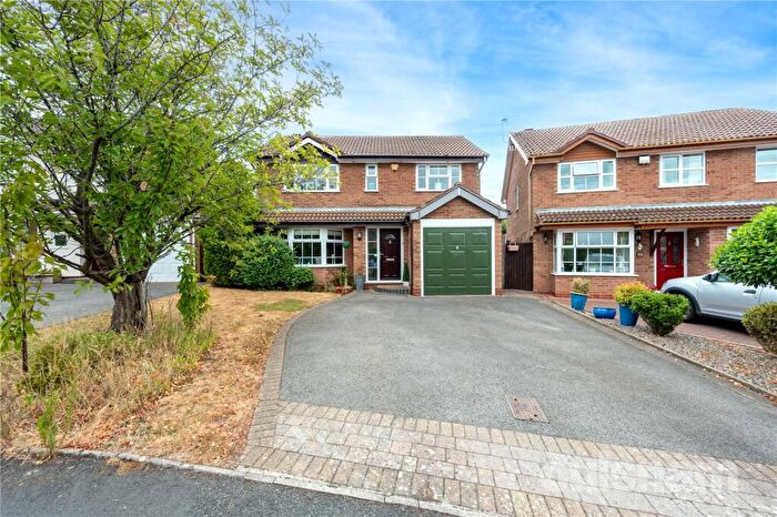 4 Bedroom Detached House For Sale In Birkdale Avenue, Blackwell, Bromsgrove, Worcestershire, B60