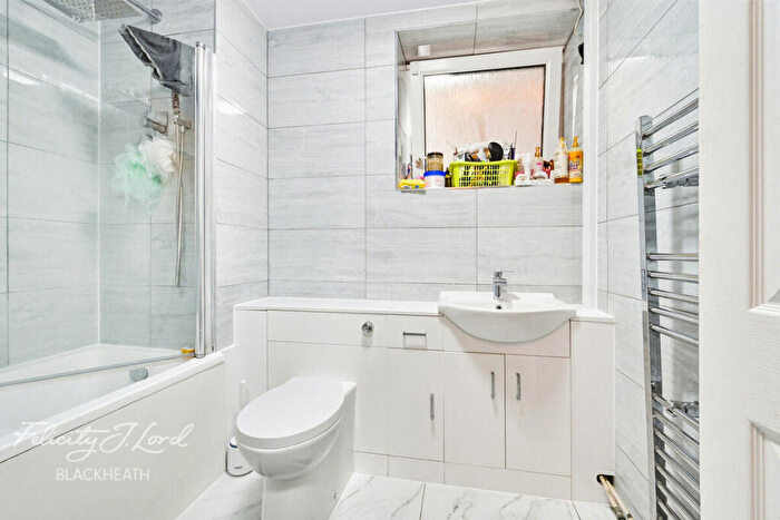 1 Bedroom Flat For Sale In Kirkham Street, Plumstead, SE18