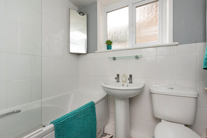 1 Bedroom Flat For Sale In Brunswick Square, Herne Bay, Kent, CT6