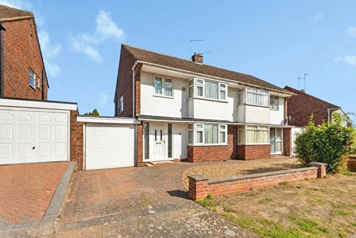 3 Bedroom Semi Detached House For Sale In Cotswold Avenue, Northampton, Northamptonshire, NN5