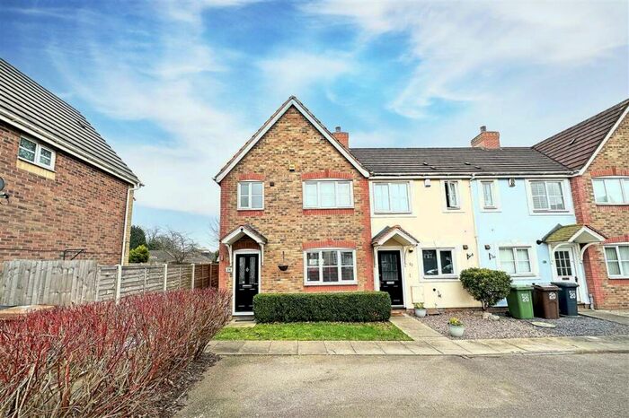 3 Bedroom End Of Terrace House To Rent In Radlow Crescent, Marston Green, Birmingham, B37