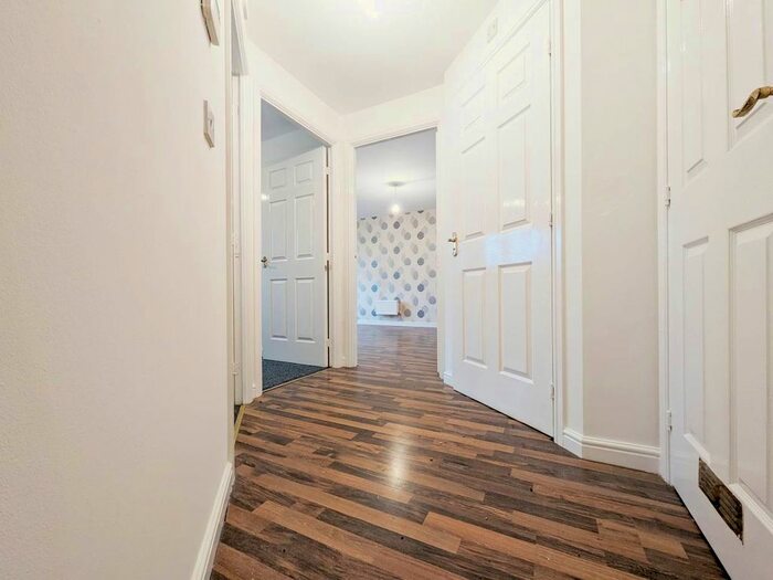 2 Bedroom Flat To Rent In Pinhigh Place, Salford, M6