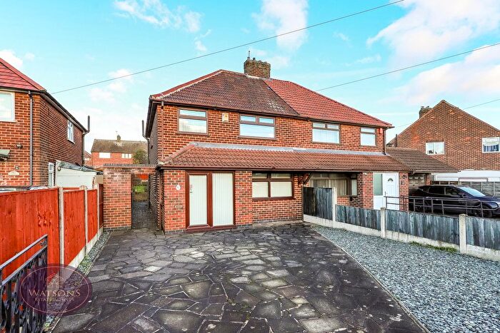 3 Bedroom Semi Detached House For Sale In Maple Drive, Nuthall, Nottingham, NG16