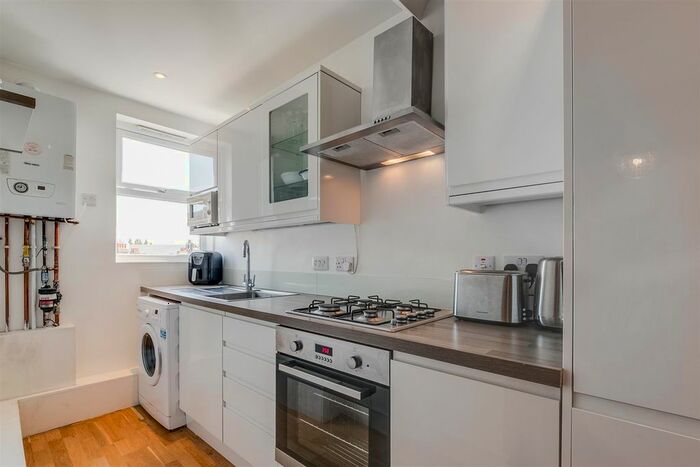 1 Bedroom Flat To Rent In Merton Road, London, SW18