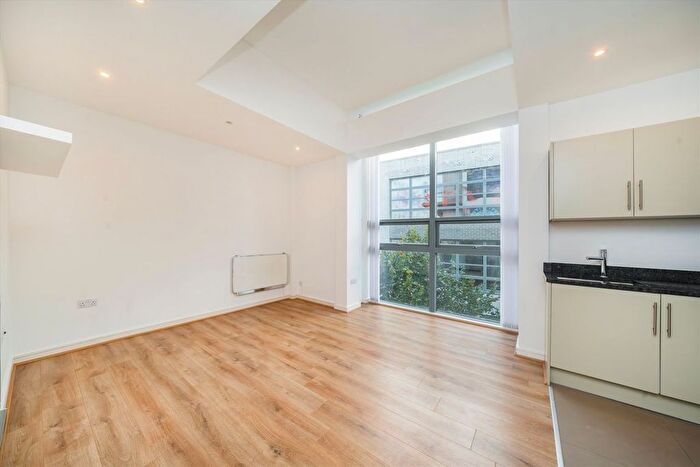 1 Bedroom Flat To Rent In Elm Grove, Wimbledon, SW19