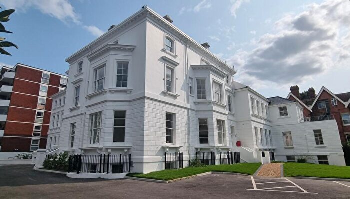 2 Bedroom Flat To Rent In Hartington Place, Eastbourne, BN21