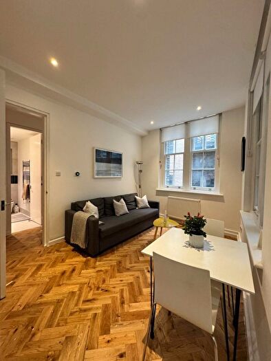 1 Bedroom Flat To Rent In Cathedral Court, Carter Lane, EC4V