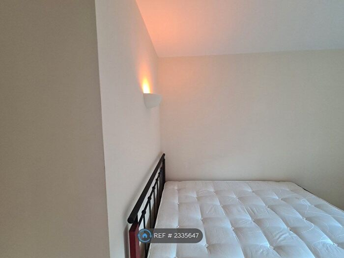 2 Bedroom Flat To Rent In Portland Square, Nottingham, NG7