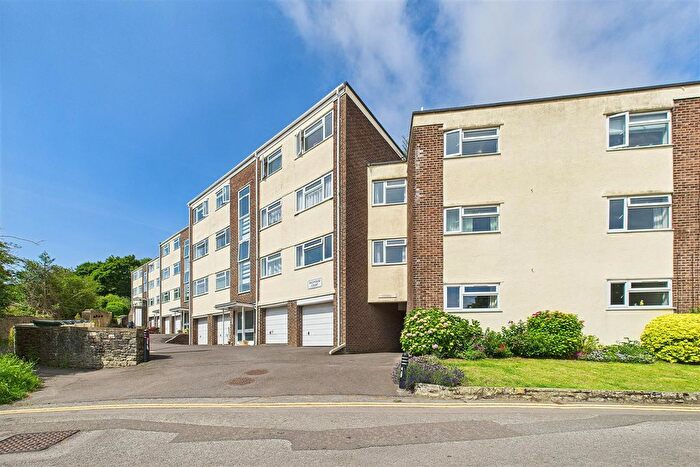 2 Bedroom Flat For Sale In Salthouse Road, Clevedon, BS21