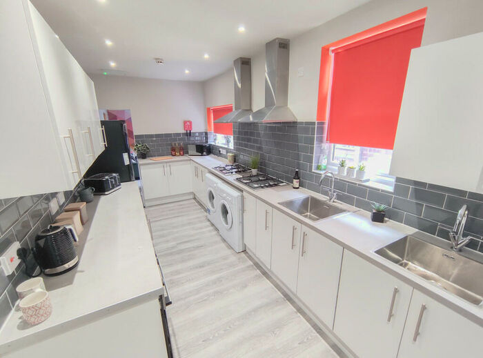 7 Bedroom Terraced House To Rent In Lavender Road, Leicester, LE3