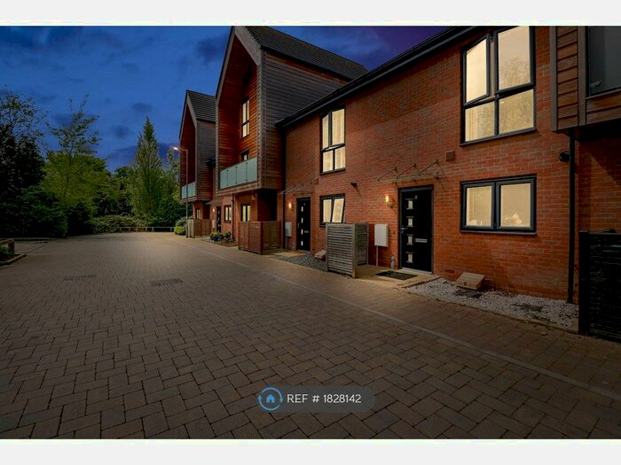 2 Bedroom Terraced House To Rent In Brooks Mews, Aylesbury, HP19