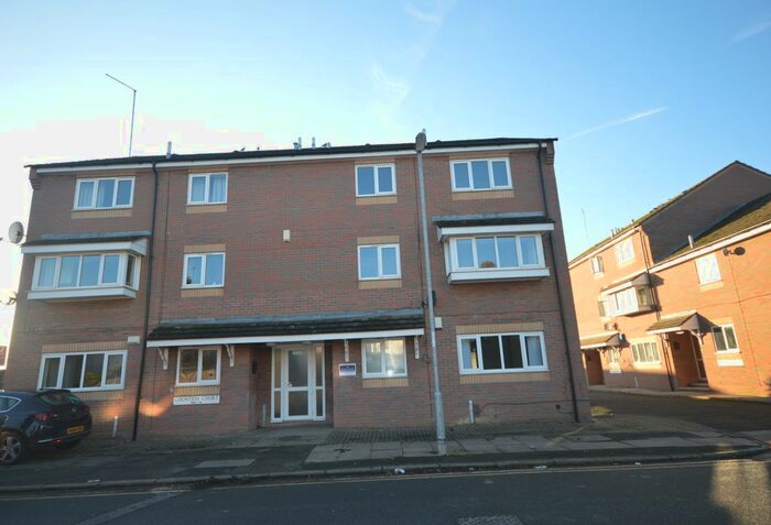 2 Bedroom Flat To Rent In Countess Road, Northampton, NN5