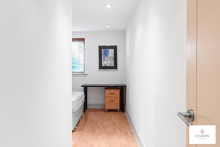 1 Bedroom Flat To Rent In Nova Building, Isle Of Dogs, E14