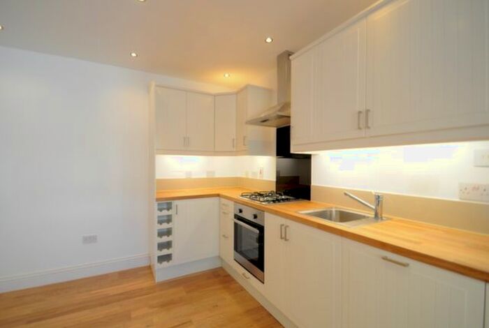 Studio To Rent In Bellenden Road, London, SE15