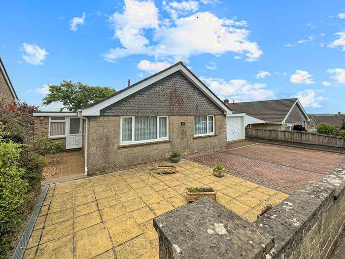 3 Bedroom Bungalow For Sale In Long Lane, Newport, PO30