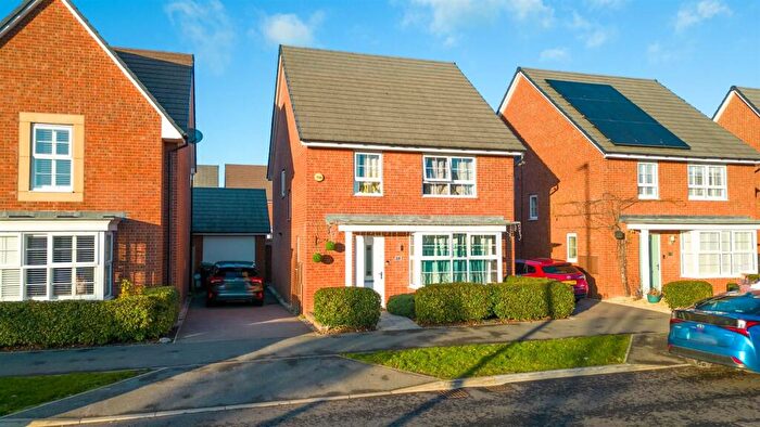 4 Bedroom House To Rent In Topiary Road, Nuneaton, CV10